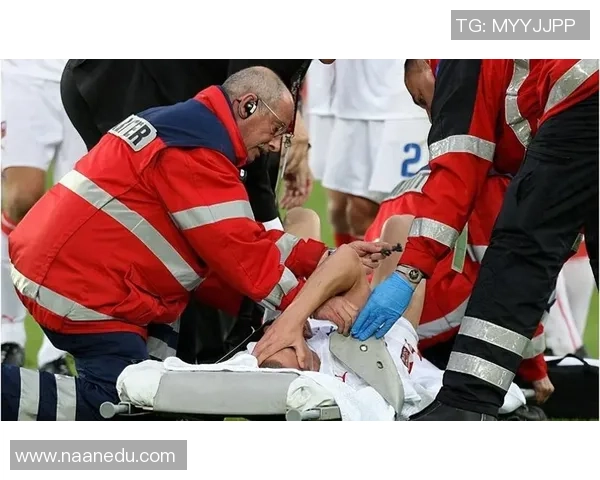 足球记者在战乱地区遭遇不幸被杀引发全球关注与谴责